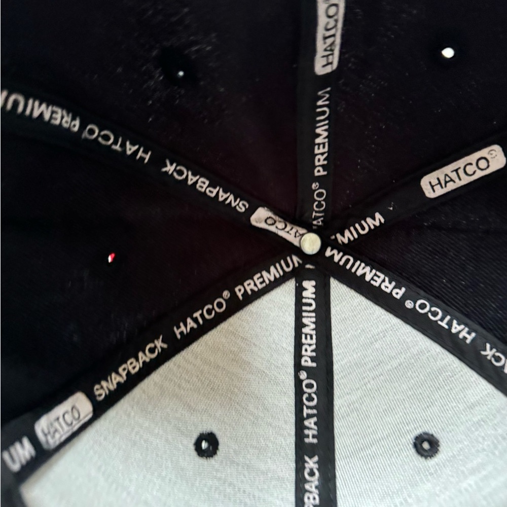 HATCO Premium SnapBack Love Addict baseball cap . NWOT - Picture 4 of 7